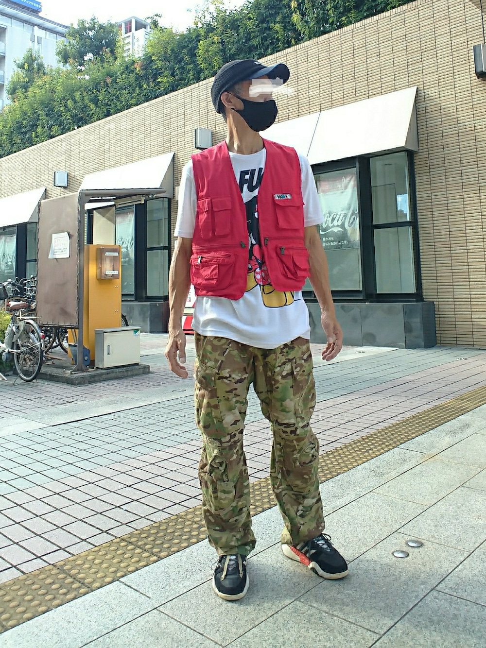 「ベースボールキャップ、ニットキャップ、フィッシングベスト、Tシャツ、カーゴパンツ、スニーカー、レイヤード、キャップレイヤード、ストリート、starter、WEGO、ミラー、イーワンシンジケート、USARMY、アレキサンダーワン×アディダス」｜「STARTERの∴WEGO/別注STARTER TC TWILL TRAD CAP（キャップ、その他）」を使った、たっくんさん（メンズ・176cm）の秋コーディネートの1枚目の写真