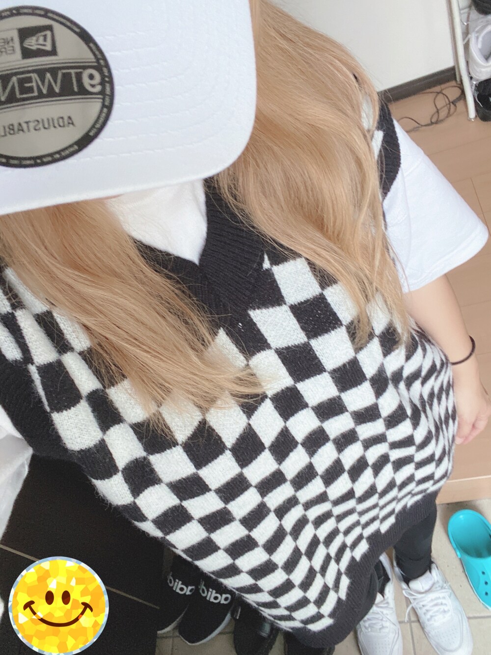 「秋のコーデ、休日スタイル、パンツコーデ、休日コーデ、おしゃれさんと繋がりたい、ブラック、スニーカーコーデ、キャップ、MERMO」｜「NEW ERAの【NEW ERA】 9TWENTY  MLB  BASEBALL/ 【ニューエラ】920 クロスストラップ　ウォッシュドコットン　メジャーリーグ　キャップ　オーバーライド（キャップ、ホワイト系）」を使った、❤️mari❤️さん（レディース・160cm）の秋コーディネートの1枚目の写真