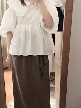 「hinari（ヒナリ）のビッグカラーブラウス（シャツ/ブラウス、ホワイト系）」を使った、levemrさん（レディース・157cm）の秋コーディネート