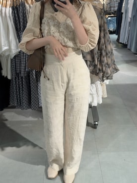 「Ray BEAMS（レイビームス）のカット アウト ミュール（サンダル、ホワイト系）」を使った、levemrさん（レディース・157cm）の夏コーディネート