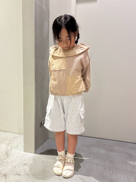 「CIAOPANIC TYPY（チャオパニックティピー）の【KIDS】《ジュニアサイズあり》リメイク風フリルボーダートップス（Tシャツ/カットソー、ベージュ系）」を使った、Sasakiさん（キッズ・120cm）の春コーディネート