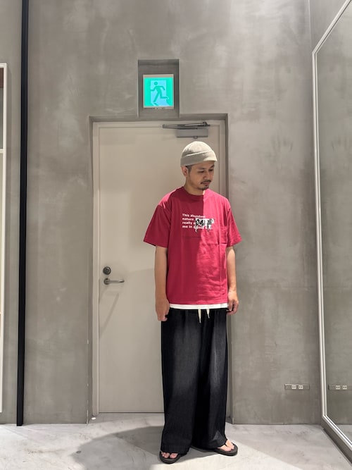 【UNISEX】牛グラフィックTEE