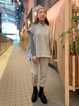 パーカーを使った ノースリーブ のレディース人気ファッションコーディネート Wear