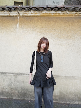 「yae（ヤエ）のSuper wide mens like denim／スーパーワイドメンズライクデニム（デニムパンツ、ブラック系）」を使った、江野沢愛美 さん（レディース・173cm）の春コーディネート