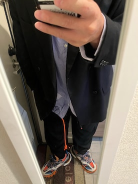 「アイテム（スニーカー、オレンジ系）」を使った、yukiさん（メンズ・170cm）の秋コーディネート