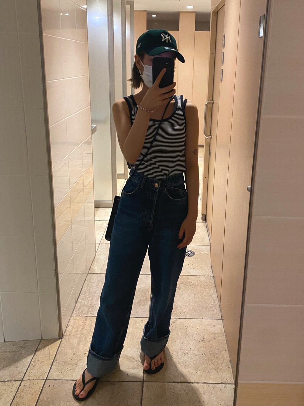 「ZARAのアイテム（パンツ、ブルー系）」を使った、aaa.さん（レディース・157cm）の夏コーディネートの1枚目の写真