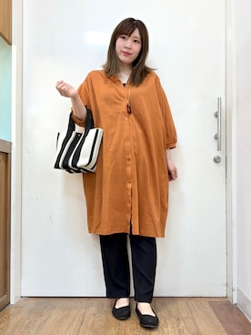 「SHOO・LA・RUE（シューラルー）の【ひんやり/UV/SS-3L/セットアップ可】さらさらぷるん イージーテーパードパンツ（その他パンツ、ブラック系）」を使った、だいわさん（レディース・155cm）の春コーディネート