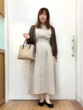 「SHOO・LA・RUE（シューラルー）の【洗濯機可/ひんやり/UV】さらっとしたタッチが心地よい ショート丈 Vネックカーディガン（カーディガン/ボレロ、ブラウン系）」を使った、だいわさん（レディース・155cm）の春コーディネート