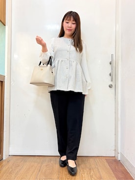 「SHOO・LA・RUE（シューラルー）の【洗濯機可】時短できちんと見えが叶う フェイクレイヤードブラウス（シャツ/ブラウス、ホワイト系）」を使った、だいわさん（レディース・155cm）の冬コーディネート