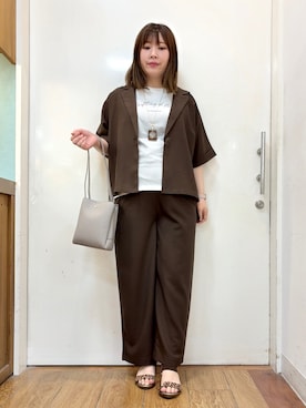 「SHOO・LA・RUE（シューラルー）の【軽量】見た目よりもたっぷり入る ふわっと軽い3層ショルダー（ショルダーバッグ、グレー系）」を使った、だいわさん（レディース・155cm）の春コーディネート