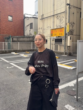 「URBAN RESEARCH（アーバンリサーチ）のLOTTO　itteki LOGO LONG-SLEEVE GAME SHIRTS（Tシャツ/カットソー、ブラック系）」を使った、スズキダさん（レディース・160cm）の秋コーディネート