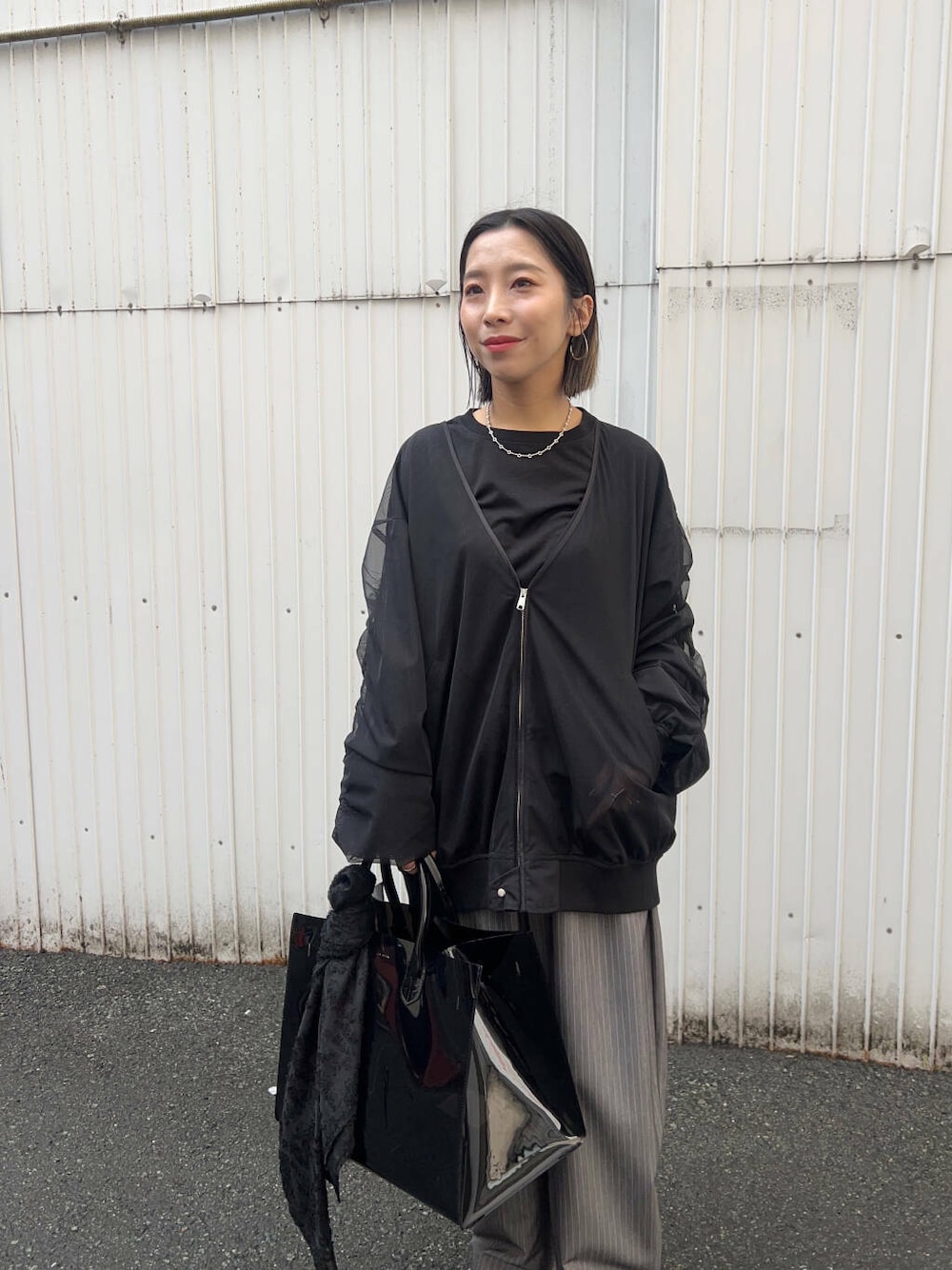 「アーバンリサーチ、スニーカー、URBANRESEARCH、春コーデ、LAATO、asics、hakuji、春アウターコーデ」｜「PHILIPPE AUDIBERTのPHILIPPE AUDIBERT　Kenton necklace（ネックレス、シルバー系）」を使った、SAKI.さん（レディース・160cm）の春コーディネートの1枚目の写真
