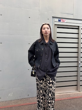 「URBAN RESEARCH（アーバンリサーチ）のCHRISTIAN VILLA　エナメルカーフレザーショルダーバッグ（ショルダーバッグ）」を使った、スズキダさん（レディース・161cm）の秋コーディネート