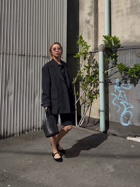 「URBAN RESEARCH（アーバンリサーチ）のWASHABLE WOOL OVER SHIRTS（シャツ/ブラウス、ブラック系）」を使った、スズキダさん（レディース・160cm）の春コーディネート