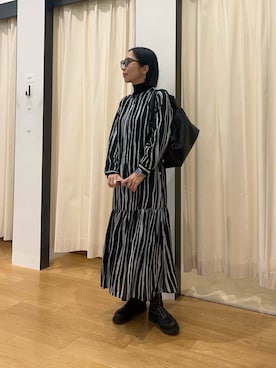 「SMELLY（スメリー）のアイテム（ピアス（両耳用））」を使った、スズキダさん（レディース・160cm）の秋コーディネート