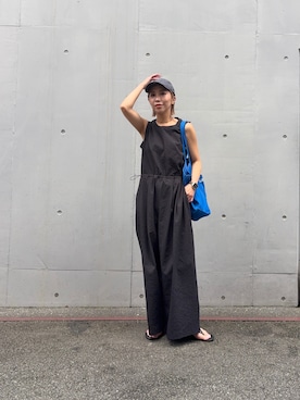 「URBAN RESEARCH（アーバンリサーチ）の『吸水速乾/UVカット』『別注』THOUSAND MILE×URBAN RESEARCH　SLEEVELESS ALL IN ONE（つなぎ/オールインワン、ブラック系）」を使った、スズキダさん（レディース・160cm）の夏コーディネート
