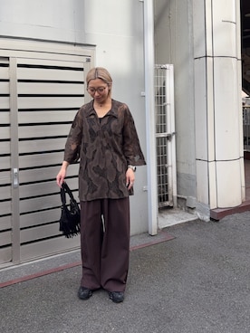 「URBAN RESEARCH（アーバンリサーチ）のESTHE　OVERSIZED SHEER LACE SHIRTS（シャツ/ブラウス、ブラウン系）」を使った、スズキダさん（レディース・160cm）の春コーディネート