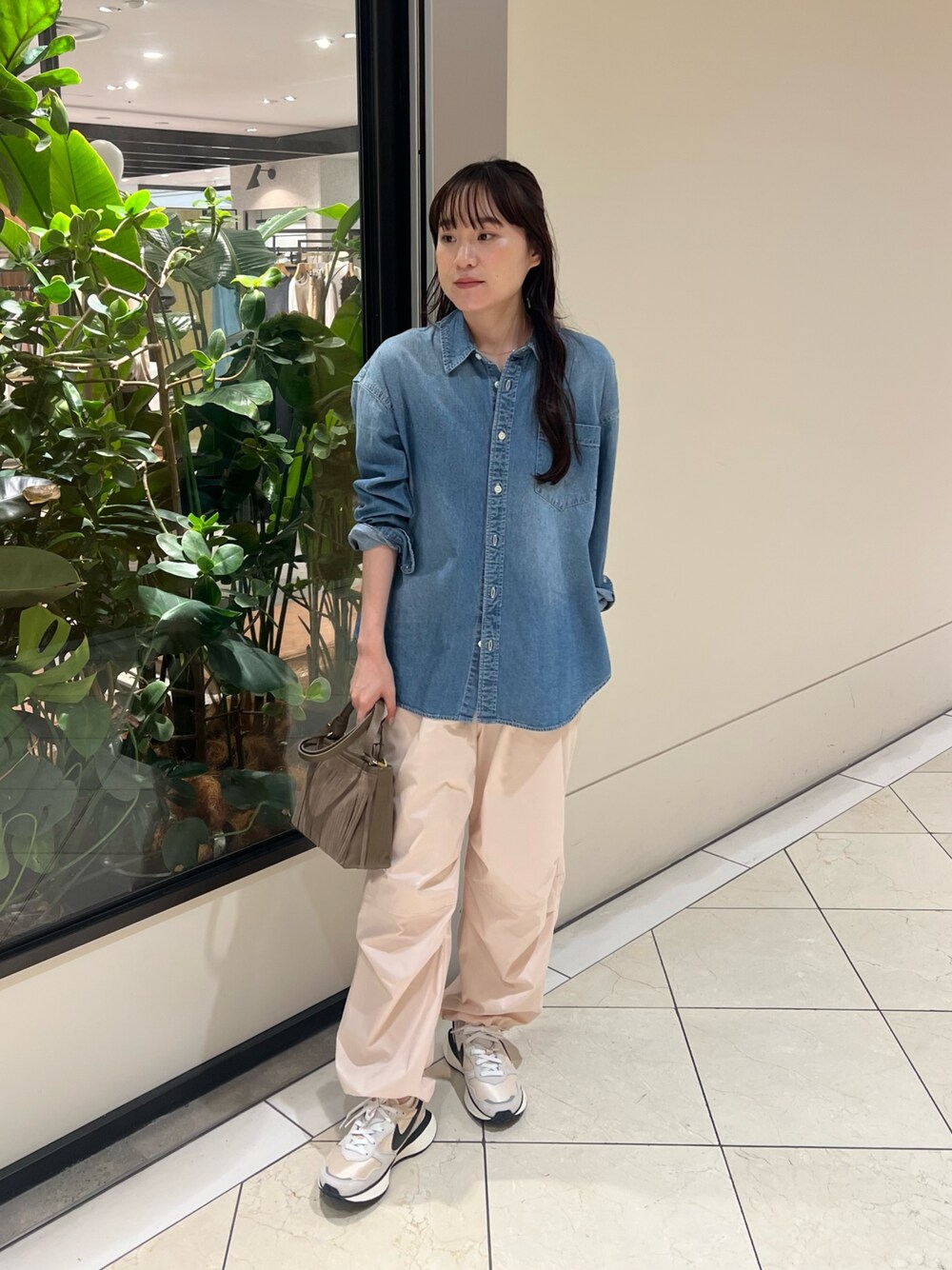 とやま(URBAN RESEARCH なんばCITY)|URBAN RESEARCHのTシャツ/カットソーを使ったコーディネート - WEAR