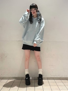 「アイテム（チノパンツ）」を使った、胡桃さん（レディース・165cm）の秋コーディネート