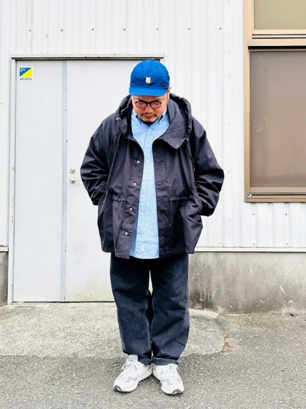 「デブでもオシャレ、デブでもオシャレしたい、デブコーデ、デブファッション、セダンオールパーパス、キャップ、ブラックデニム、ニューバランス992、ミリタリー、snow parka、アウターを買ってしまった…、Golden Sombrero、DECHO、メルカリで売ったお金」｜「NEW BALANCEの【NEW BALANCE / ニューバランス】M992GR＃（スニーカー、グレー系）」を使った、Shinshin さん（メンズ・165cm）の秋コーディネートの1枚目の写真