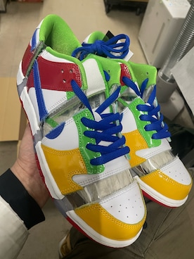 パン屋のスニーカー店員さんのコーディネート