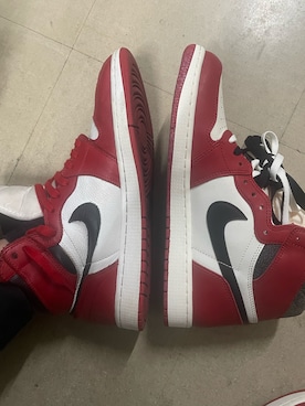 パン屋のスニーカー店員さんのコーディネート