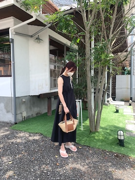 marenさんの「Loewe - Small Raffia Basket Bag - Womens - Tan Multi」を使ったコーディネート