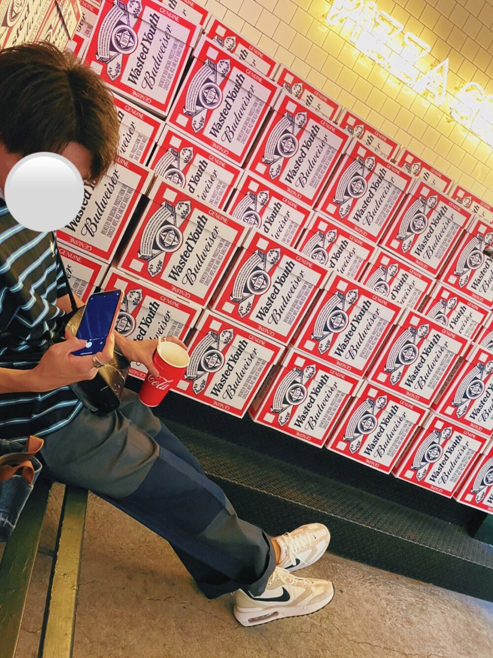 「お出かけコーデ日記、今日のコーデ、メンズコーデ、ダブルニー、ディッキーズ(Dickies)、DICKIES別注、スニーカーコーデ、ブルー」｜「NIKEのNIKE ナイキ W AIRMAX DAWN エア マックス DAWN WDH5131 101WHITE/BLACK（スニーカー、ホワイト系）」を使った、shoheiさん（メンズ・174cm）の春コーディネートの1枚目の写真
