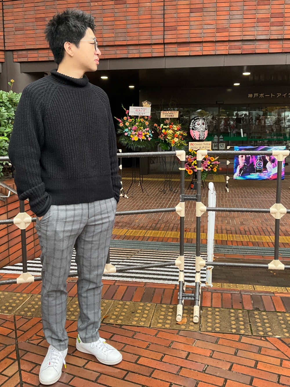 「black、GRL、GAP、BEAMS BOY、used、autumn、winter、PR、EMODA、x-girl、Taiwan、MA-1、converse、w closet、quoti use fith」｜「UNIQLOのアイテム（ニット/セーター、ブラック系）」を使った、1030さん（メンズ・177cm）の秋コーディネートの1枚目の写真