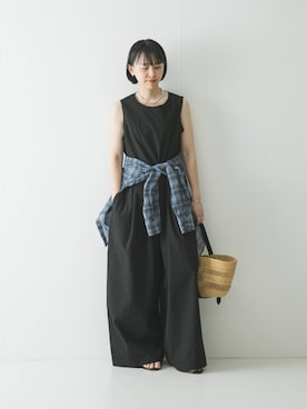 「URBAN RESEARCH（アーバンリサーチ）の『別注』THOUSAND MILE×URBAN RESEARCH　SLEEVELESS ALL IN ONE（つなぎ/オールインワン、ブラック系）」を使った、mackeyさん（レディース・160cm）の春コーディネート
