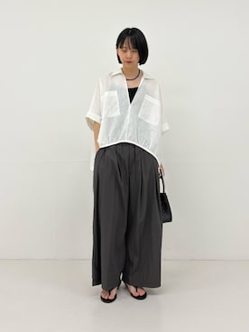 「URBAN RESEARCH（アーバンリサーチ）の『UR TECH』ギャザーワイドパンツ（その他パンツ、グレー系）」を使った、mackeyさん（レディース・160cm）の春コーディネート