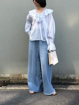 「URBAN RESEARCH（アーバンリサーチ）の『一部WEB限定カラー』コットンボイルラッフルブラウス（シャツ/ブラウス、ブルー系）」を使った、mackeyさん（レディース・160cm）の春コーディネート
