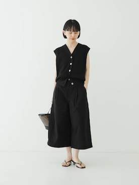 「URBAN RESEARCH（アーバンリサーチ）の片畦ニットベスト（ベスト、ブラック系）」を使った、mackeyさん（レディース・160cm）の夏コーディネート