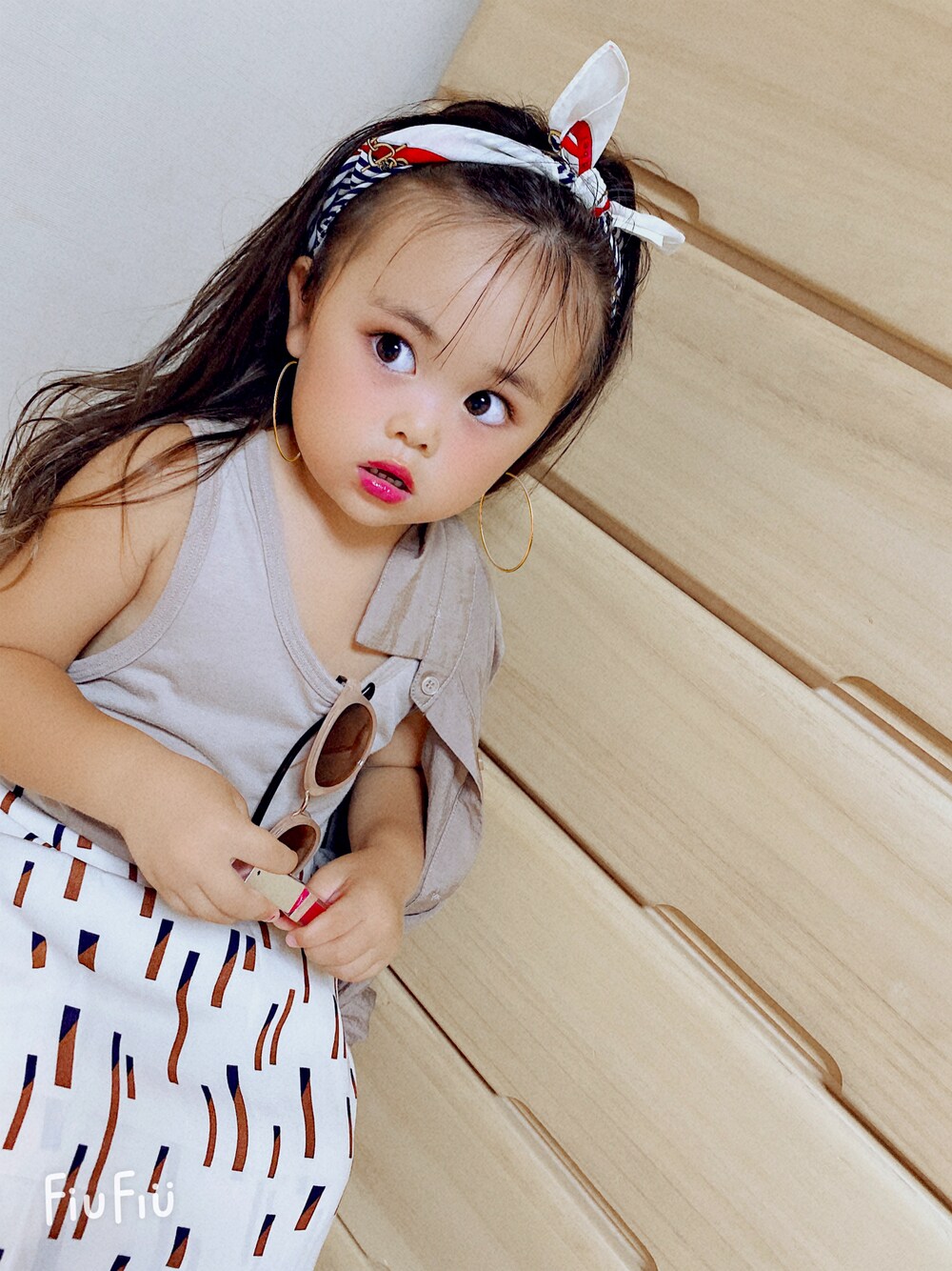 「GUのアイテム（タンクトップ、グレー系）」を使った、まいさんさんさん（キッズ・110cm）の秋コーディネートの1枚目の写真