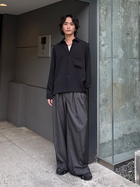 「Lui's（ルイス）の【Neucon】PINSTRIPE 2TUCK WIDE SLACKS / ピンストライプ2タックワイドスラックス / セットアップ対応（スラックス、グレー系）」を使った、れちおさん（メンズ・173cm）の夏コーディネート