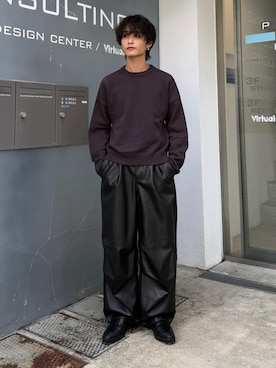 「Lui's（ルイス）のシンセティックレザー ワイドパラシュートパンツ（カーゴパンツ、ブラック系）」を使った、れちおさん（メンズ・173cm）の秋コーディネート