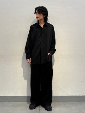 「Lui's（ルイス）のウール混ドライタッチシアーシャツ（シャツ/ブラウス、ブラック系）」を使った、れちおさん（メンズ・173cm）の春コーディネート