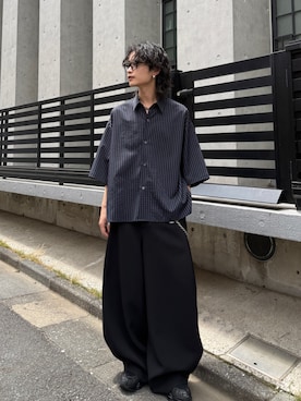 「Lui's（ルイス）の【Neucon】WIDE SLEEVE PINSTRIPE OVER SHIRT / ワイドスリーブピンストライプオーバーシャツ（シャツ/ブラウス、ブルー系）」を使った、れちおさん（メンズ・173cm）の春コーディネート