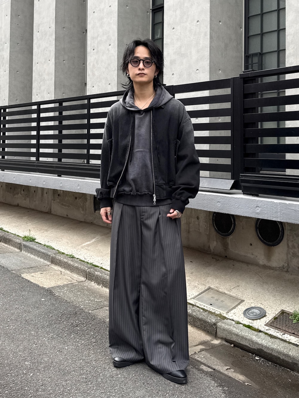 Lui's（ルイス）の「レザーカラーデニムボンバージャケット（デニム