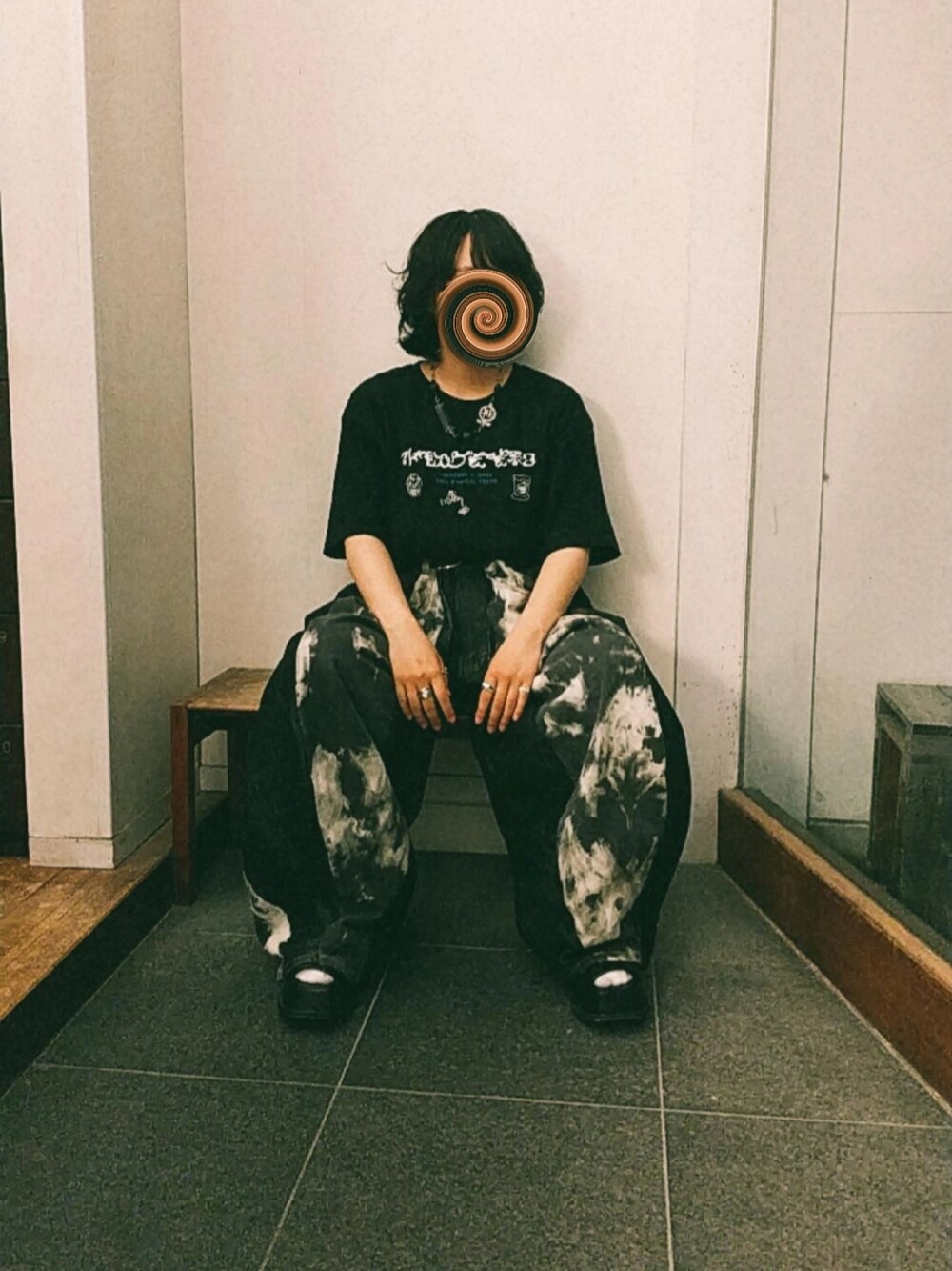 「デニムっていいよね、ootd、ブラック、JEANASiS、Tシャツ、used、古着」｜「再構築のアイテム（デニムパンツ、ブラック系）」を使った、ちょめさん（レディース・156cm）の夏コーディネートの1枚目の写真