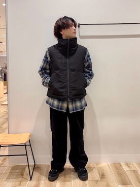 「アイテム（ダウンベスト）」を使った、4yato Komatsubaraさん（メンズ・172cm）の秋コーディネート