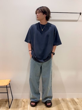 「URBAN RESEARCH DOORS(アーバンリサーチドアーズ)の『別注』LACOSTE×DOORS moss stitch Short-Sleeve TEE(Tシャツ/カットソー、グレー系)」を使った、4yato Komatsubaraさん(メンズ・172cm)の夏コーディネート