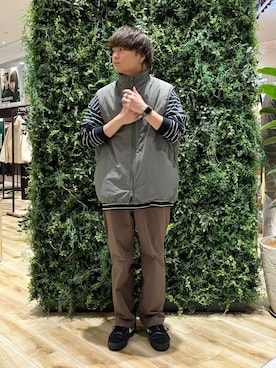 「アイテム（ダウンベスト）」を使った、4yato Komatsubaraさん（メンズ・172cm）の秋コーディネート