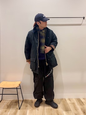 「アイテム（マフラー）」を使った、4yato Komatsubaraさん（メンズ・172cm）の冬コーディネート