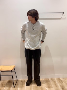 「URBAN RESEARCH DOORS(アーバンリサーチドアーズ)のDRYMIXワッフル ドロスト ロングスリーブ Tシャツ(Tシャツ/カットソー、グレー系)」を使った、4yato Komatsubaraさん(メンズ・172cm)の秋コーディネート