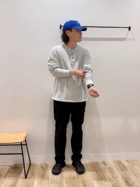 「URBAN RESEARCH(アーバンリサーチ)のLOTTO KEISUKE TERADA CAP(キャップ、ブルー系)」を使った、4yato Komatsubaraさん(メンズ・172cm)の秋コーディネート