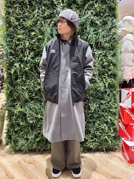 「KBF（ケイビーエフ）のアイテム（スラックス）」を使った、4yato Komatsubaraさん（メンズ・172cm）の冬コーディネート