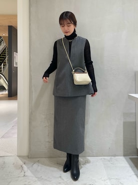 「タイトスカート」｜「アイテム（ベスト、グレー系）」を使った、yunaさん（レディース・161cm）の秋コーディネート