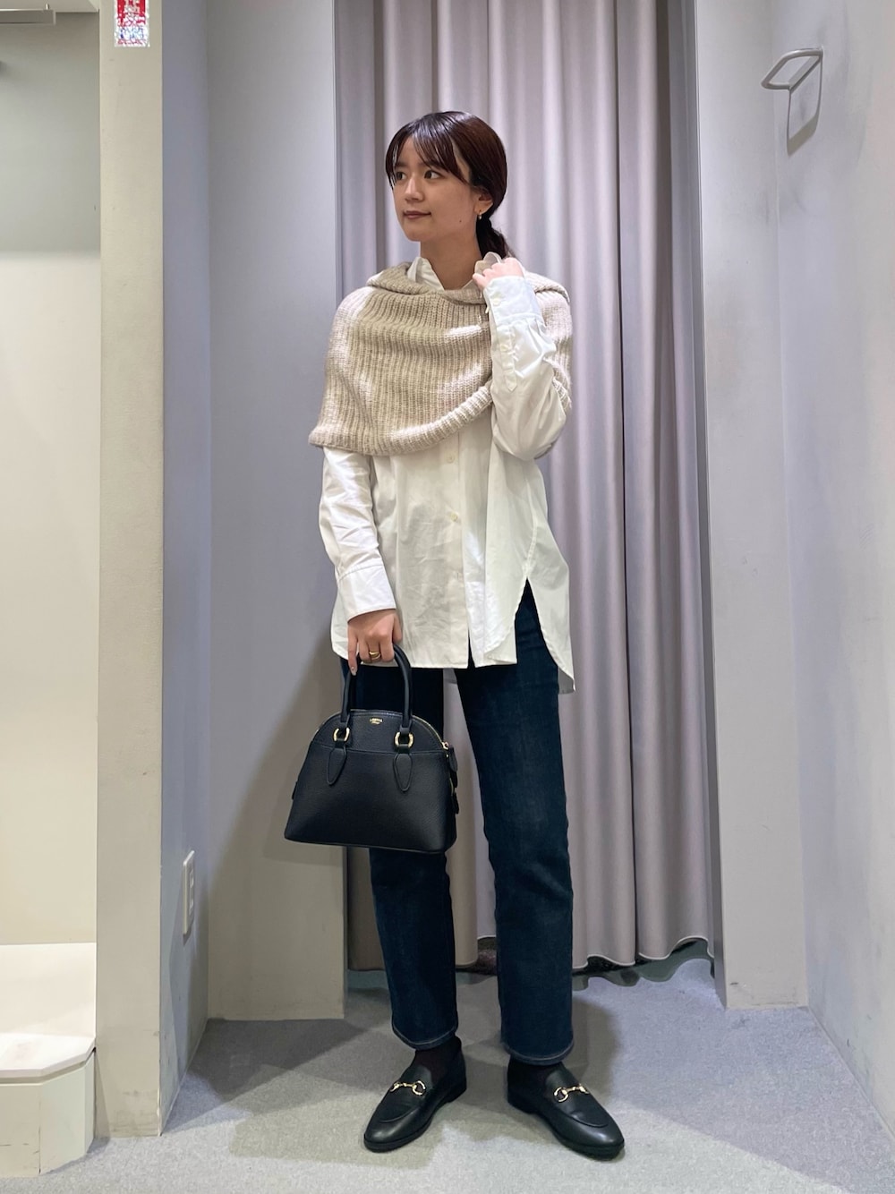 「FRATELLI TALLIのアイテム（ファッション雑貨、ホワイト系）」を使った、yunaさん（レディース・161cm）の冬コーディネートの1枚目の写真