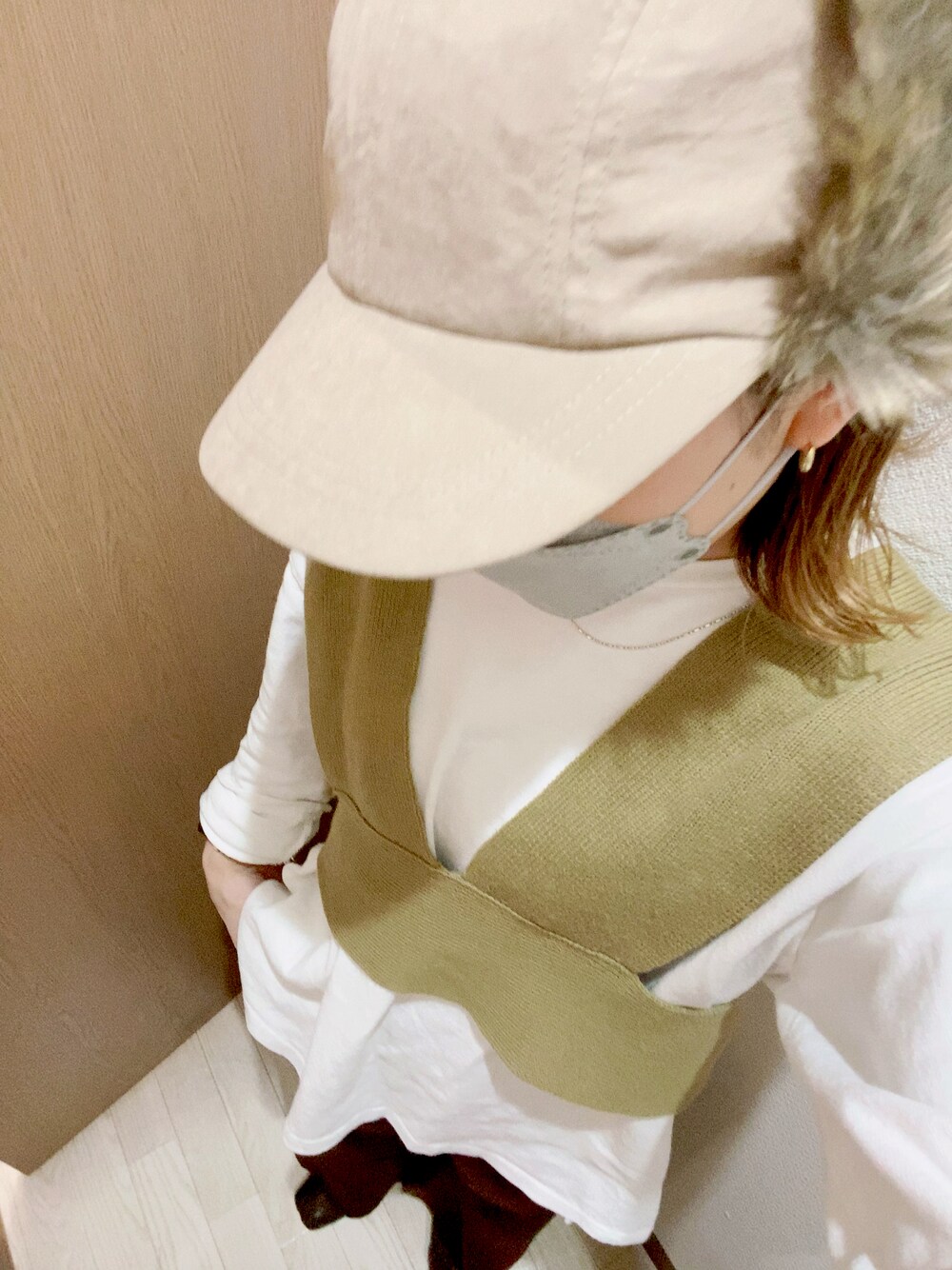 「パイロットキャップ、秋のコーデ、パンツスタイル、ニットパンツ、秋、ブーツ、ニットベスト、ニット、シンプル、低身長、低身長コーデ、低身長女子」｜「DISCOATの【ZOZO限定】ニットビスチェ（ベスト）（ベスト、グリーン系）」を使った、𝙻𝚒.☺︎✓さん（レディース・149cm）の秋コーディネートの1枚目の写真